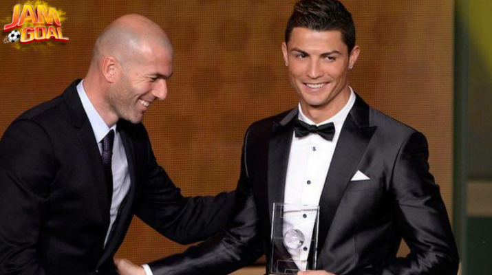 Cristiano Ronaldo Dorong Al-Nassr untuk Rekrut Zinedine Zidane