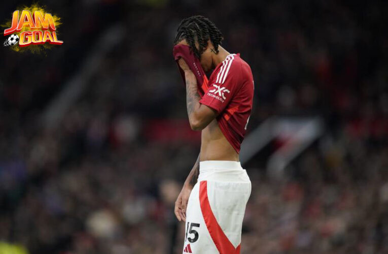 Gawat! Cedera Leny Yoro Jadi Pukulan Berat Jelang Final Liga Europa, MU Waswas