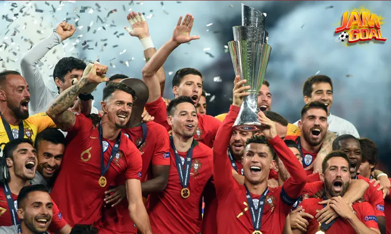 Cristiano Ronaldo Menangis Bahagia Usai Bawa Portugal Juara Nations League 2025