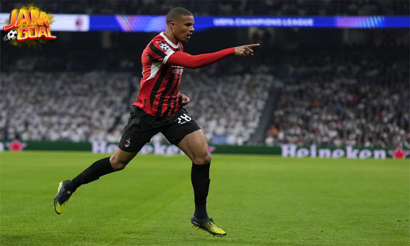Como Siap Pecahkan Rekor Gaji Demi Bek Bintang AC Milan?