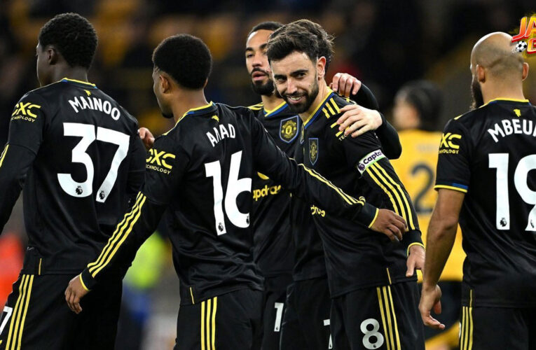 Saat MU Sedang Bangkit Bersama Amorim, Maguire Justru Puji Solskjaer!