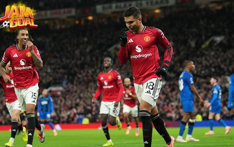 Petaka Ganda Ruben Amorim! Casemiro Absen Lawan Aston Villa Gara-Gara ‘Pengorbanan Sia-Sia’